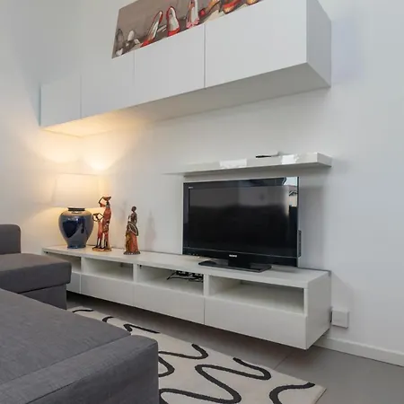 Cosy 1 Bed Flat With Terrace Appartamento Milano